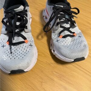 ON Cloud Women X4 Sneakers